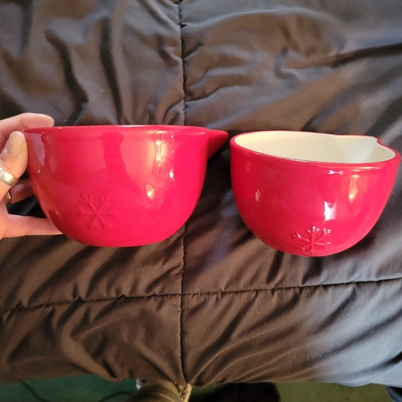 NWT set of 2 stacking bowls Christmas themed new old stock - Picture 3 of 6